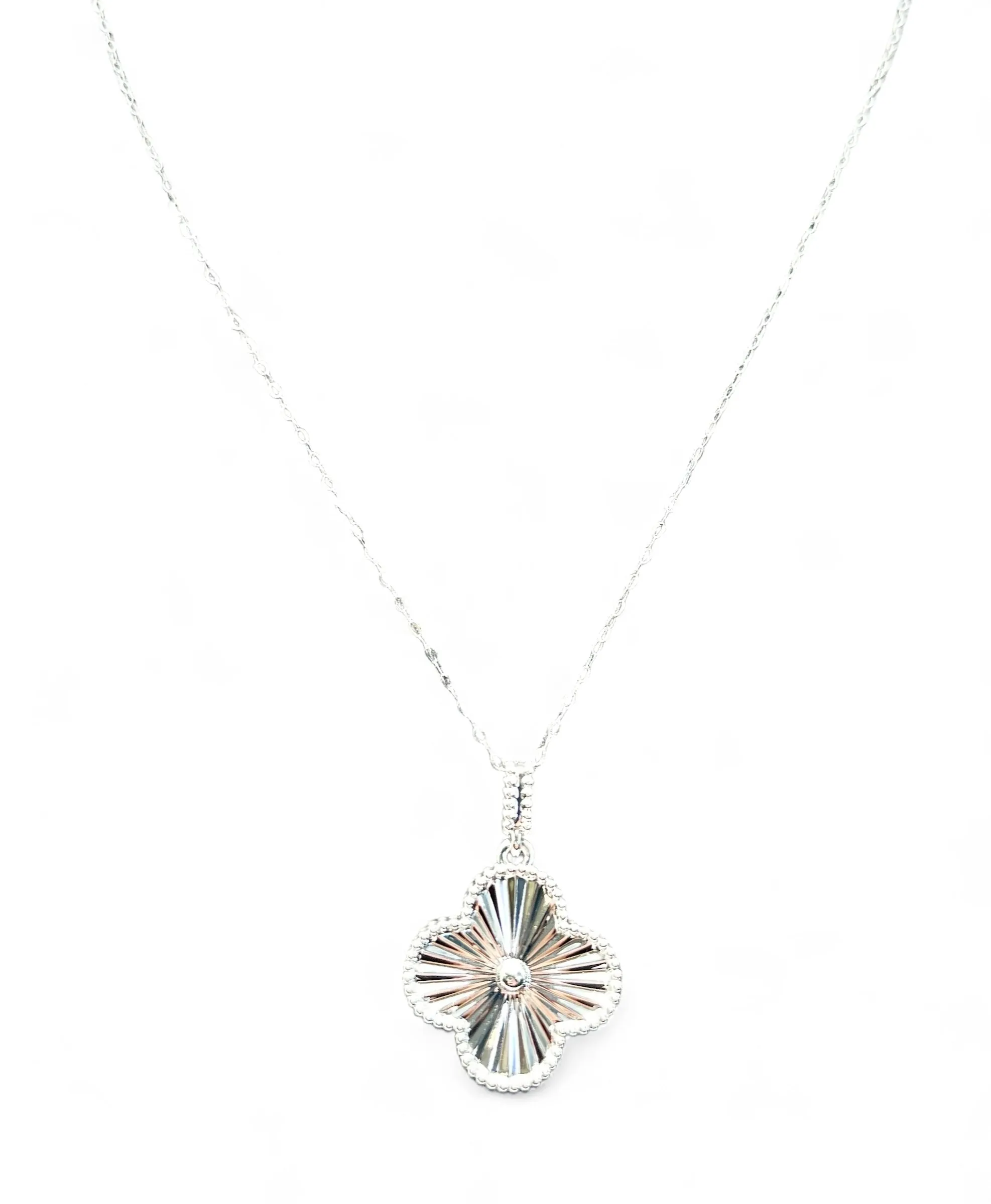CLOVER NECKLACE