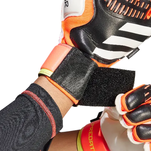 Predator Match Fingersave Goalkeeper Gloves